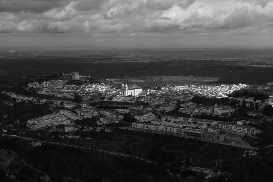 Panorâmica da vila de Castelo de Vide a partir da serra