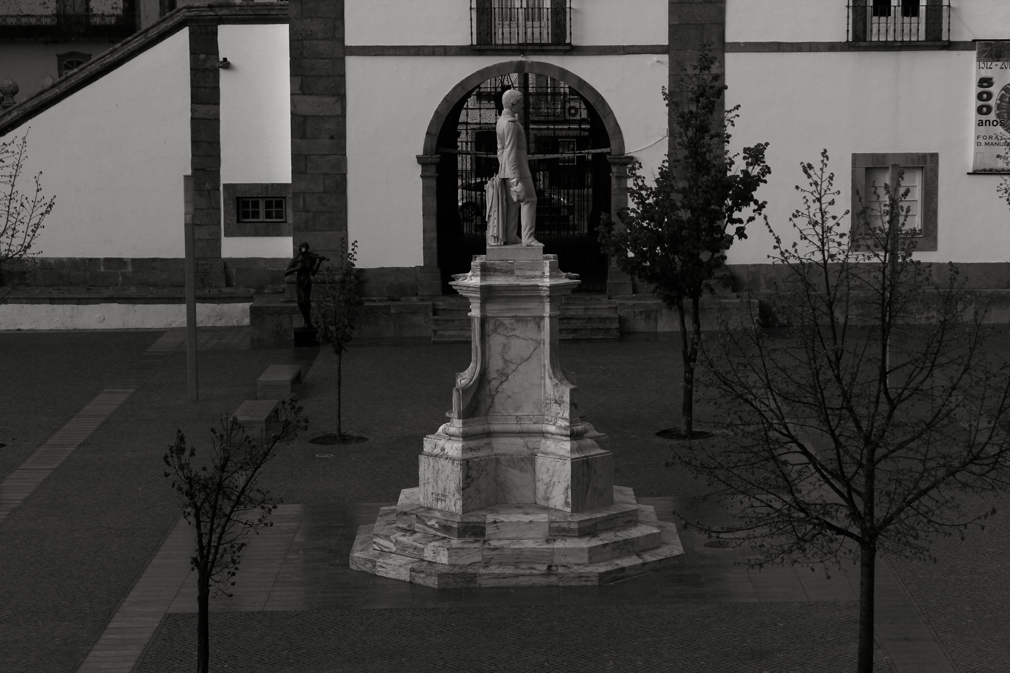 Estátua de Dom Pedro V na praça